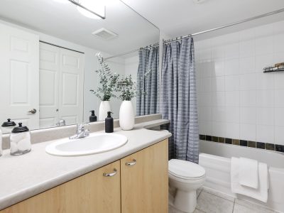 Highrise Sub-master Bedroom with shared bathroom | AVAILABLE NOW