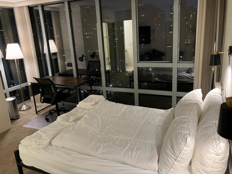 🌟 Spacious Comfort with Our Downtown Double-Sized Bedroom! 🌟